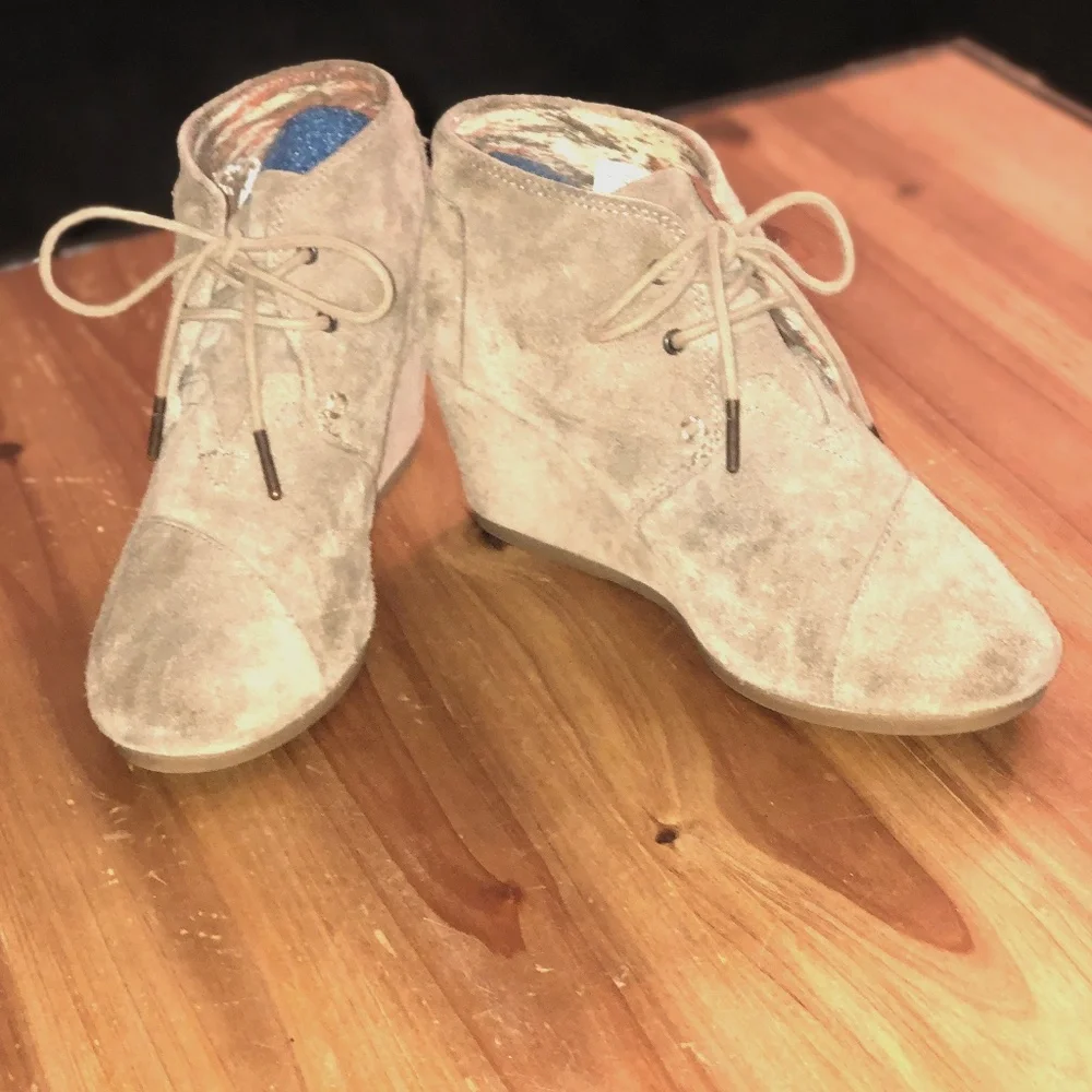 TOMS Wedges - Tan - Picture 1 of 6